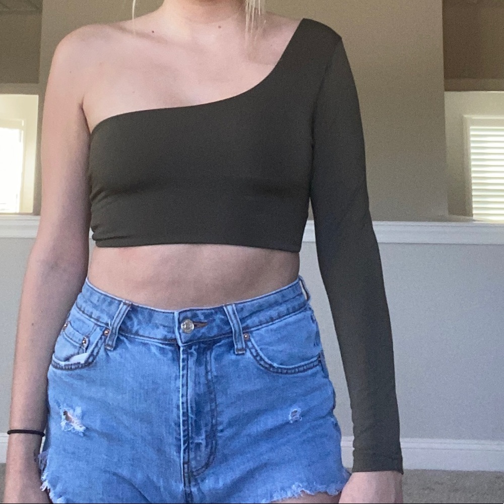 Army green crop top one sleeve